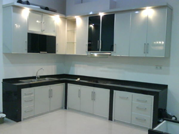 Kontraktor Interior Desain di Apartemen Green Bay Pluit Ancol Kitchen set minimalis